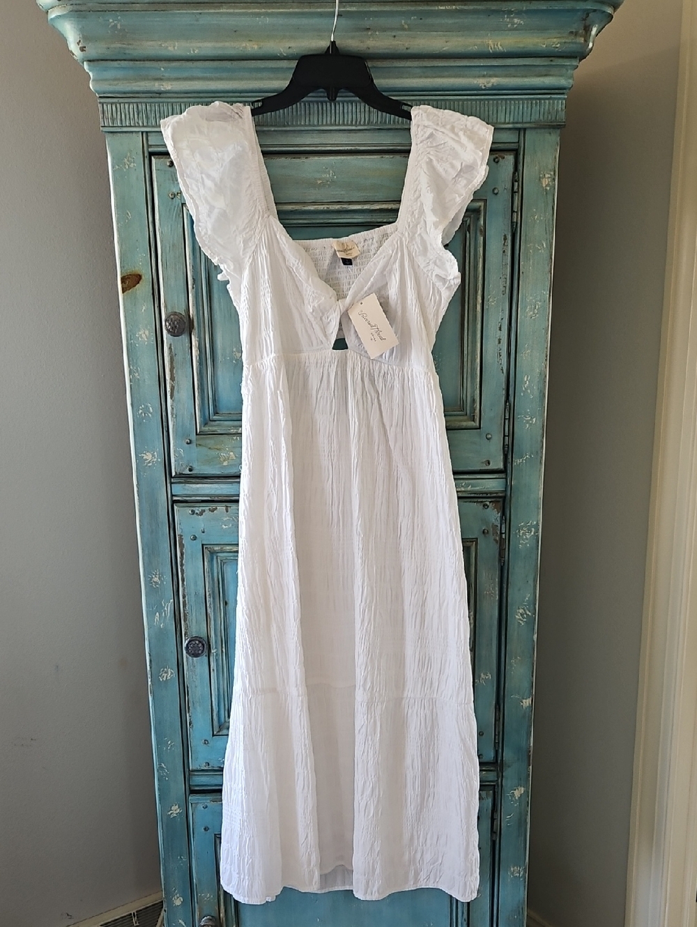 Universal Thread White Maxi Dress with Ruffle Sleeves